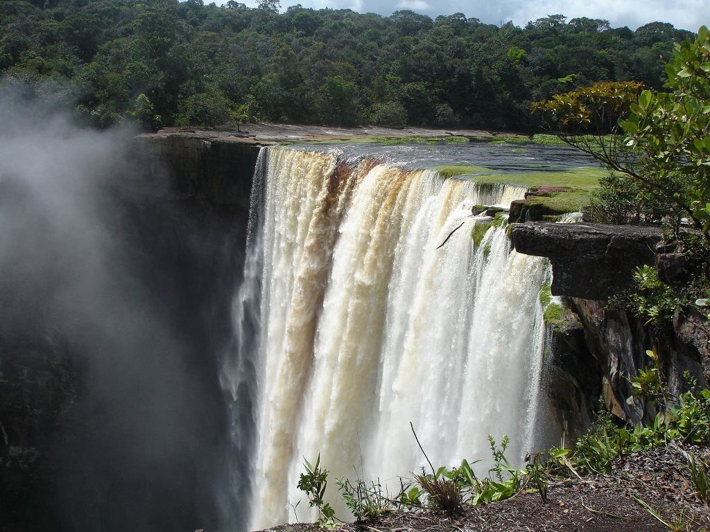 Download this Kaieteur Falls picture